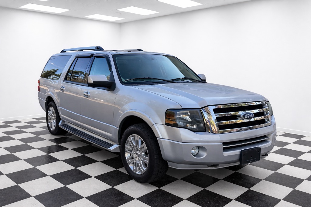 2011 Ford Expedition Limited's photo