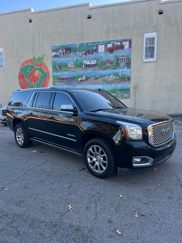 2015 GMC Yukon XL Denali's photo